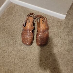 SoftWalk Tan Leather Shoes